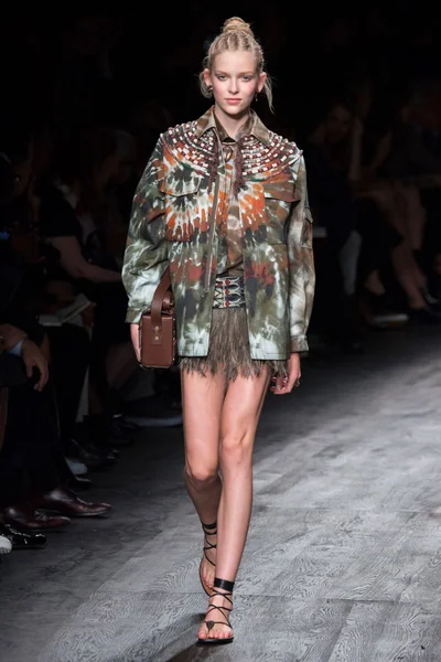 Look 38